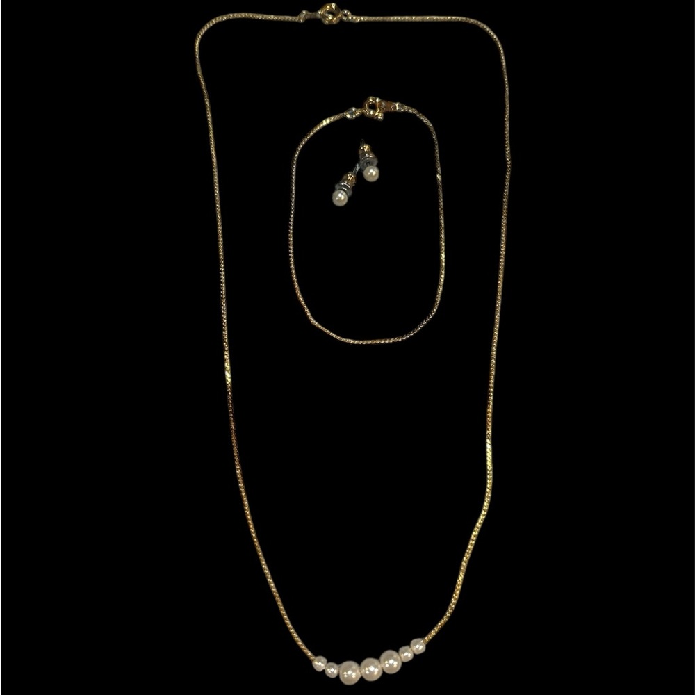 Dainty Gold and Pearl Vintage Necklace, Bracelet and Earring Set